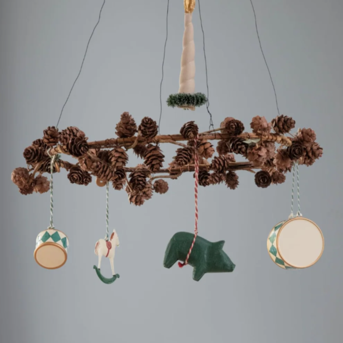 Maileg: metalni ukras božićnog drvca bubanj tamnozeleni 1 komad.