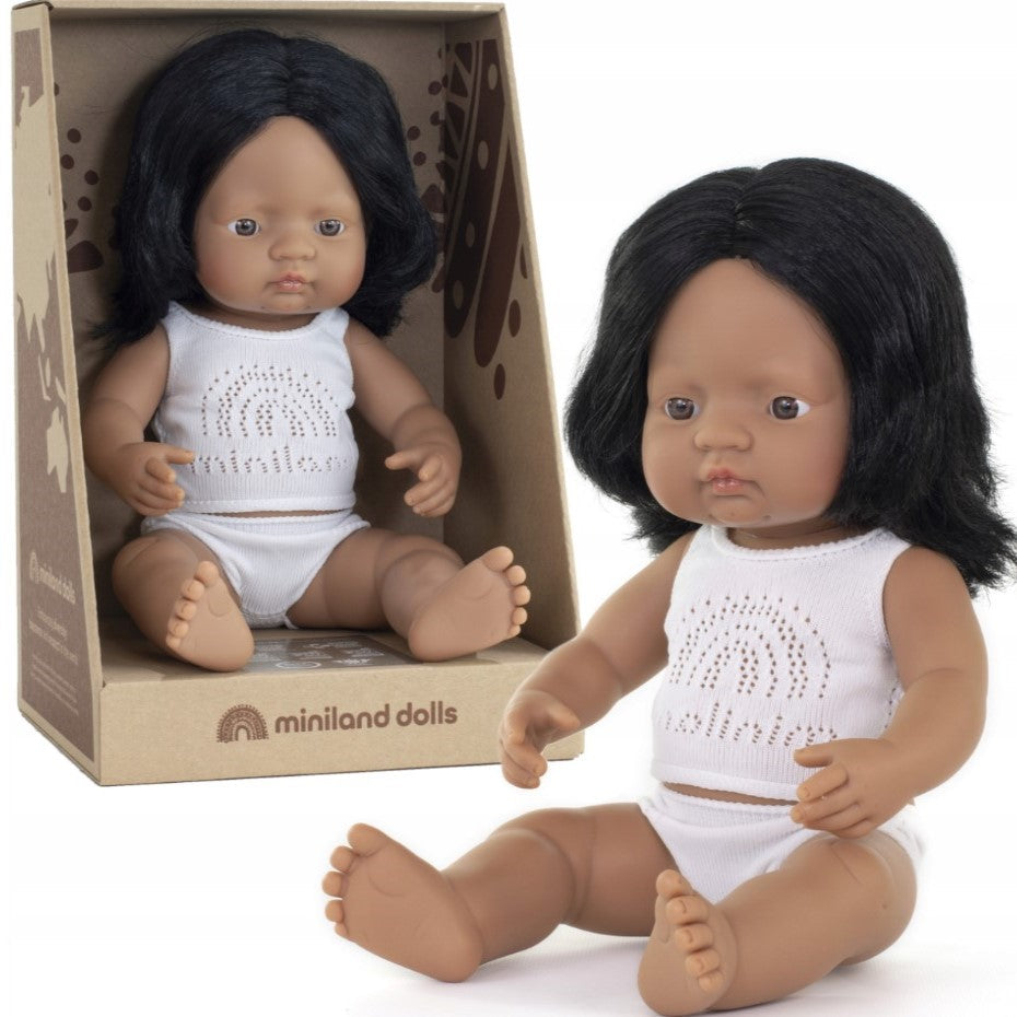 Miniland: muñeca hispana de niña 38 cm