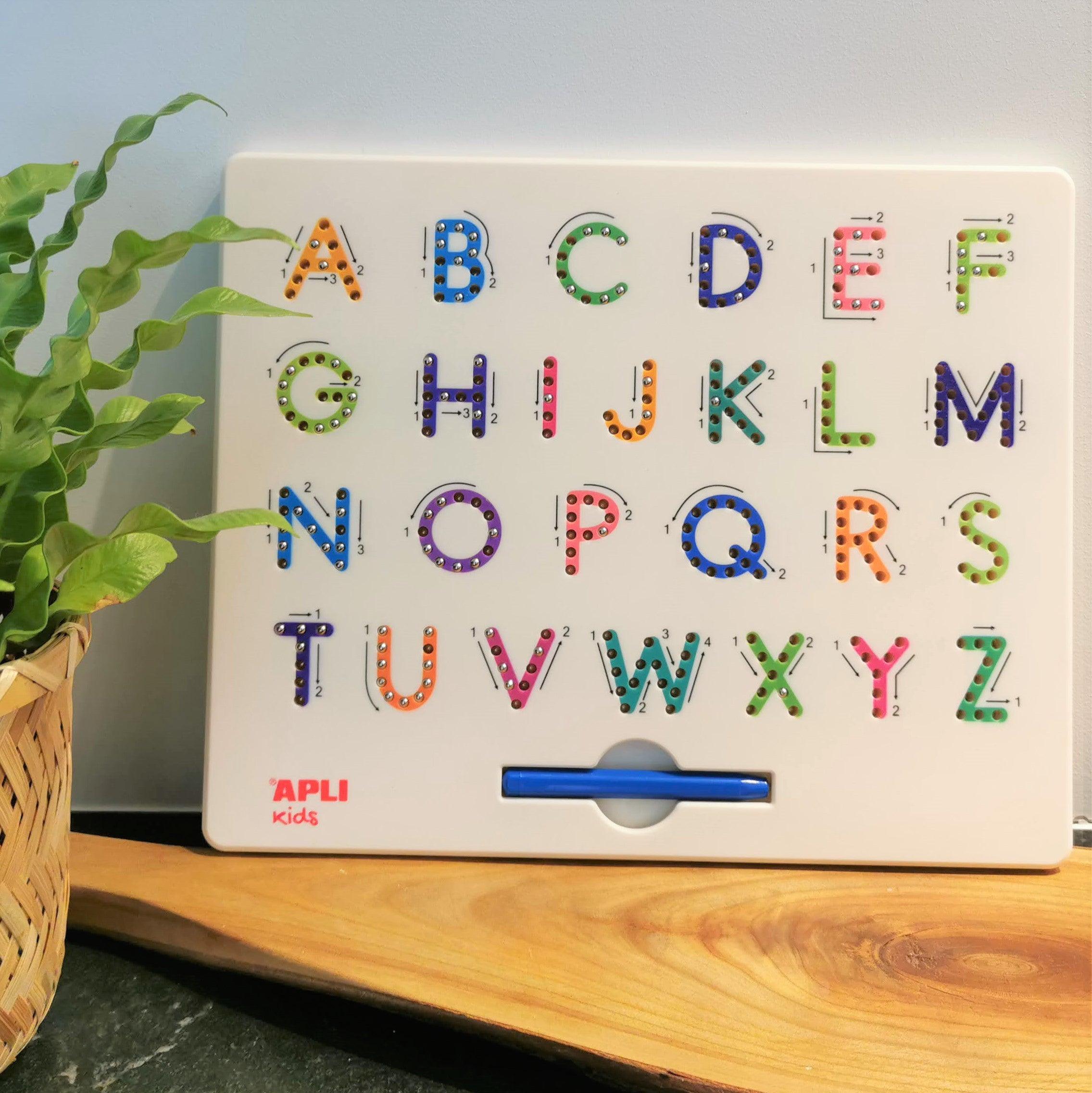Apli Kids: Board Magnetic para desenhar letras magnéticas ABC