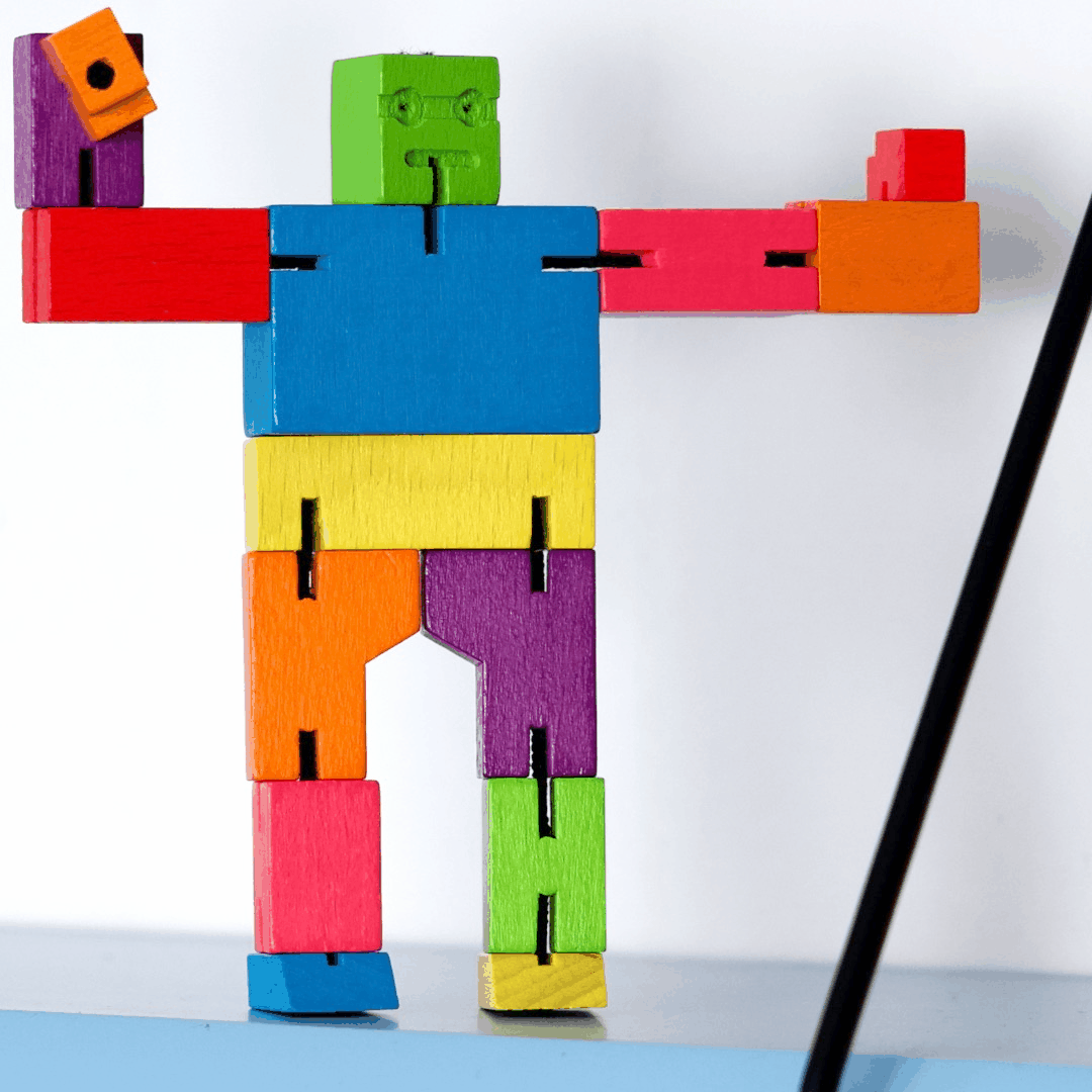 Areaware: Robot flexible en bois Cubebot petit
