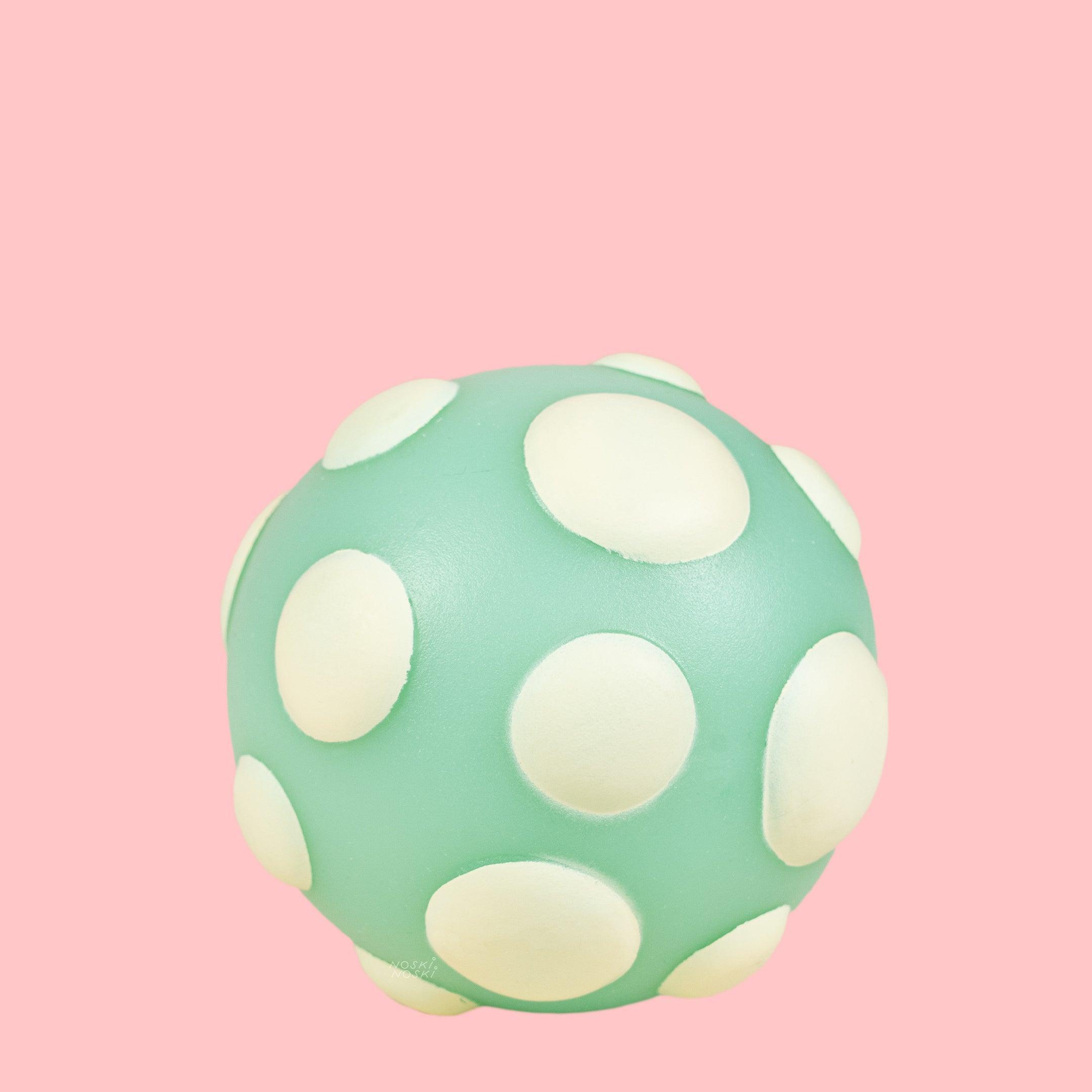 B.Toys: crazy sensory balls Ball-a-Balloos - Kidealo