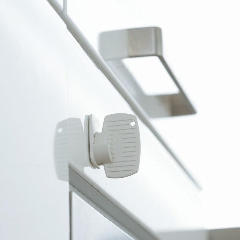 Baby Dan: Magnetic lock for drawers and cabinets Magnetic Lock