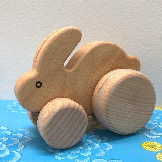 Bajo: Natural bunny toy on wheels - Kidealo