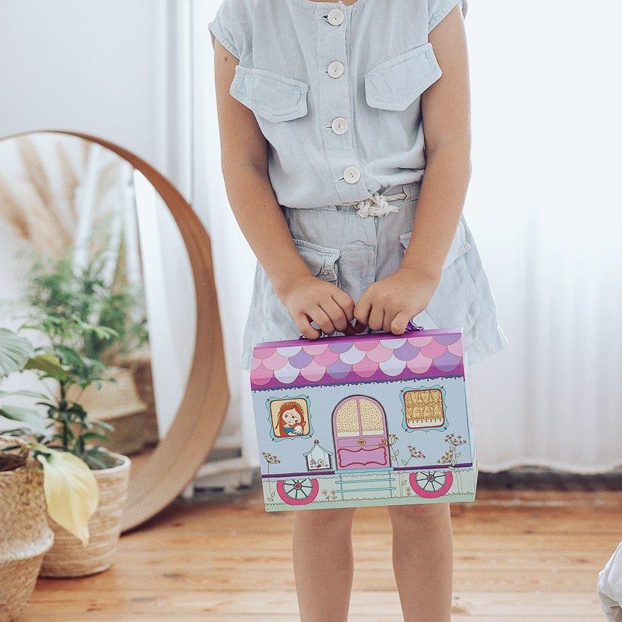 Djeco: domácí kufr a panenky Bluchka & India drobně