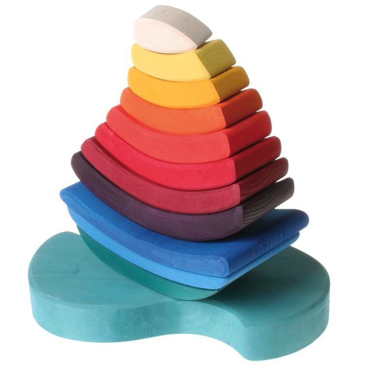 Grimm's: Rainbow Boat stacking tower - Kidealo