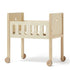 Dječji koncept: Drveni krevetić za lutke
