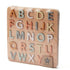 Concept pour enfants: puzzle de l'alphabet en bois néo
