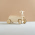 Kids-konsepti: puinen aiden ratsastaa