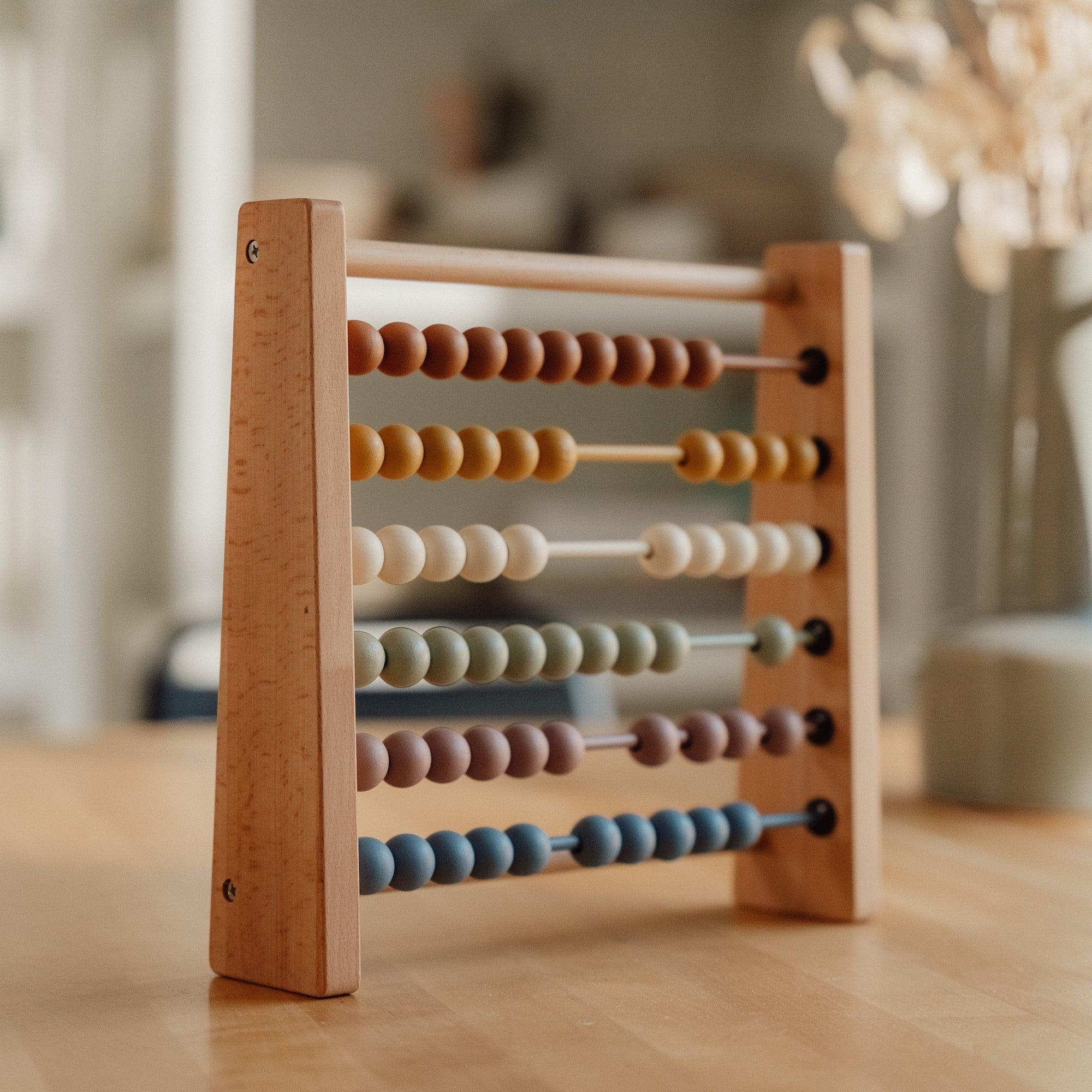 Pikku hollantilainen: vintage puinen abacus