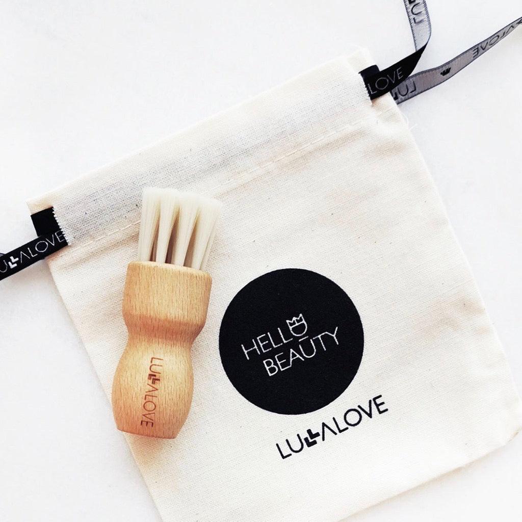 Lullalove: brush for facial cleansing and scrubbing