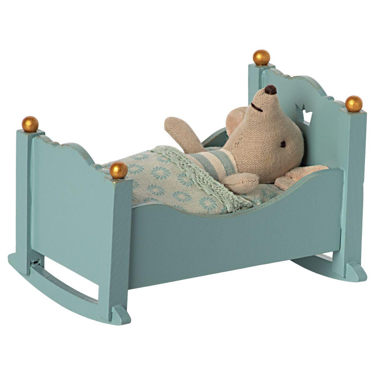 Maileg: Cradle with sleeping bag for Blue mouse