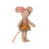 Maileg: mala sestra u box girl miš 10 cm