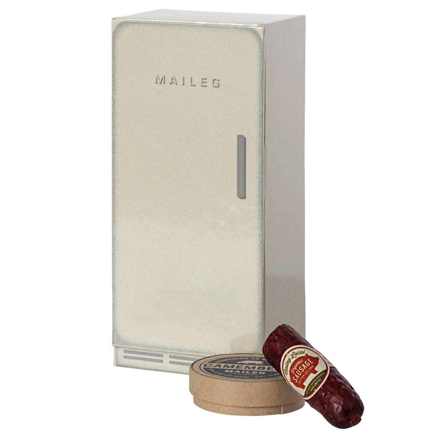 Maileg: картонен хладилник за мишки