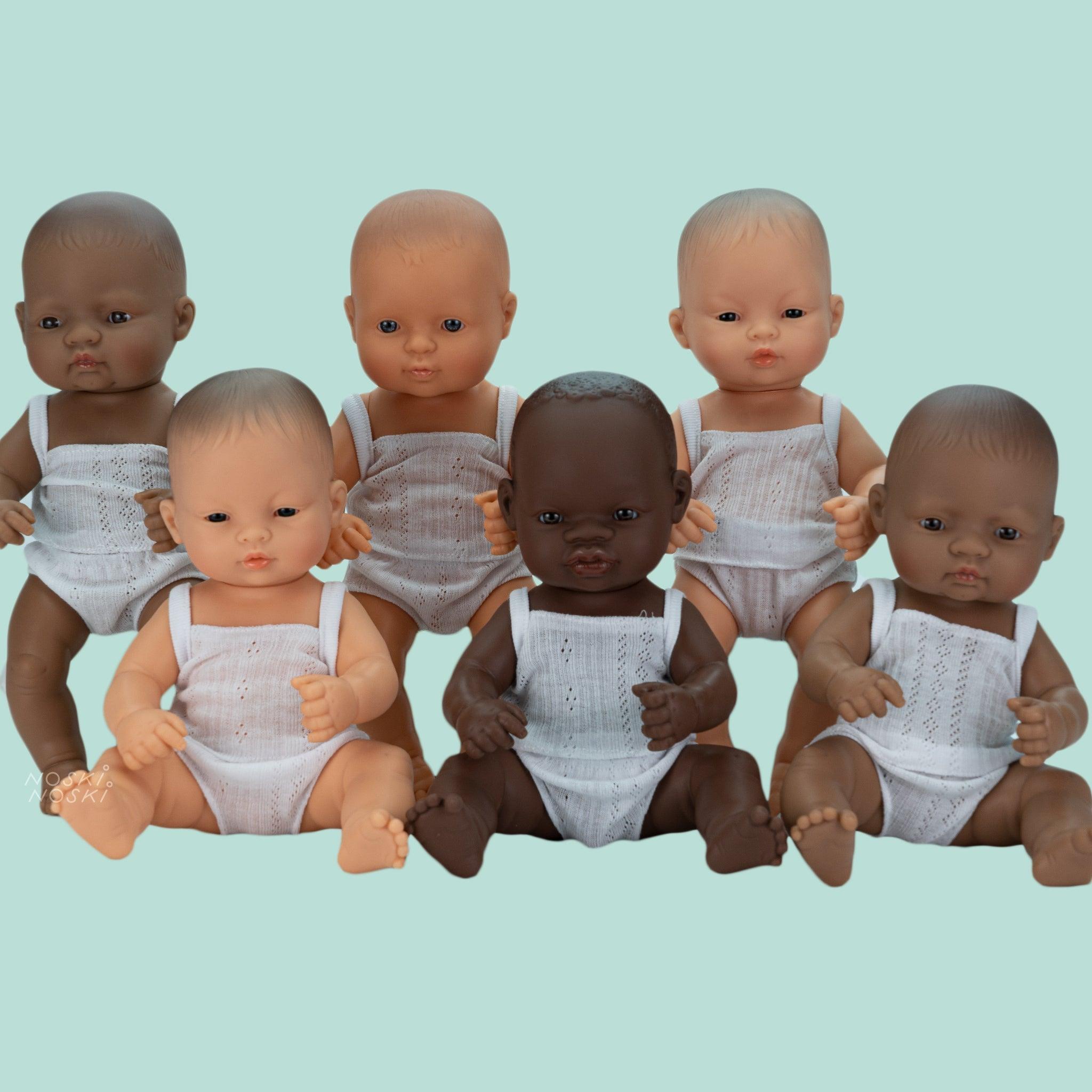 Miniland: Babypige afrikansk dukke 32 cm