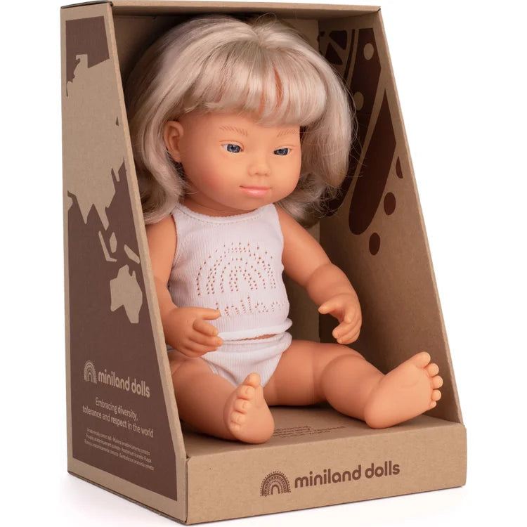 Miniland: Downi sündroomi tüdruku nukk Euroopa blond 38 cm