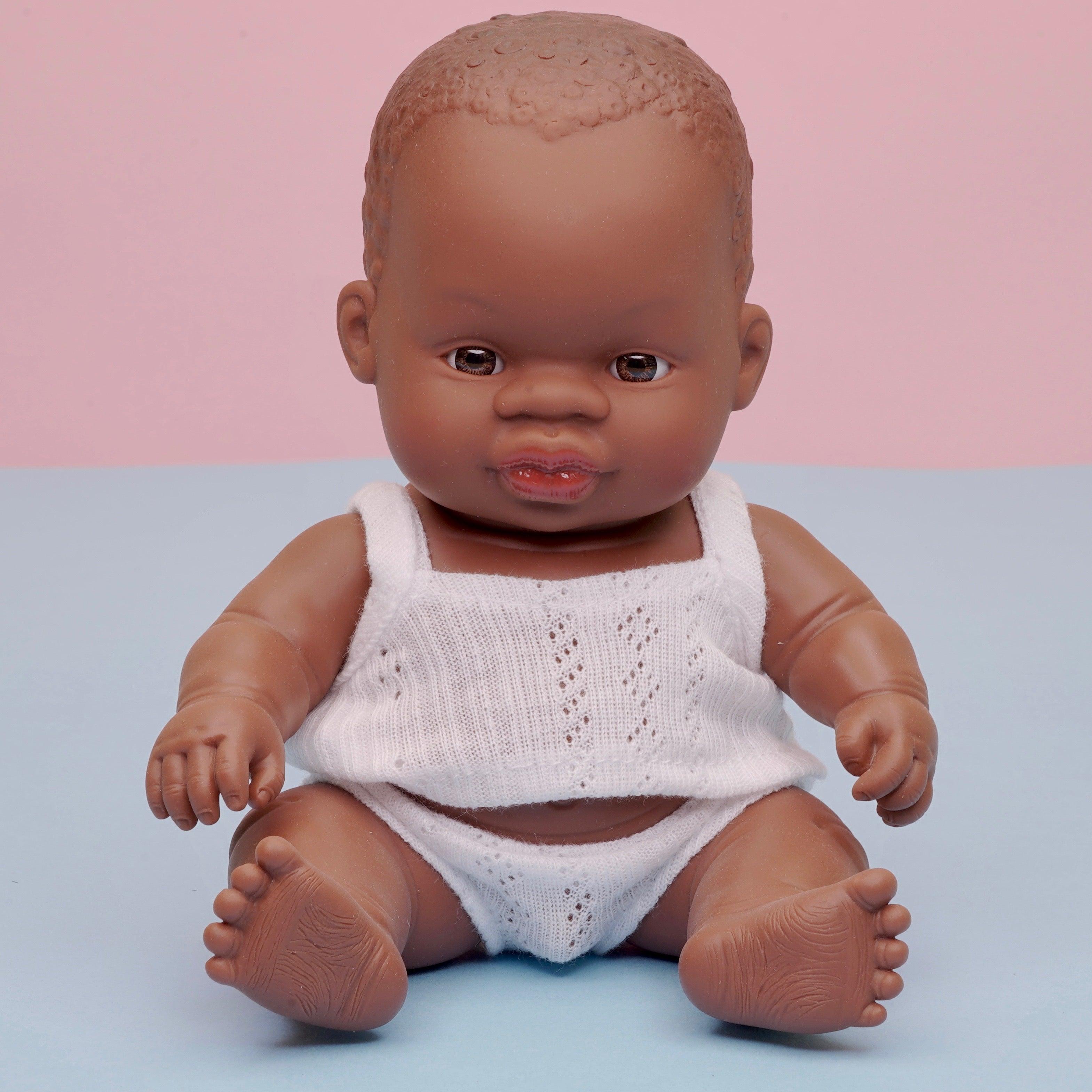 Miniland: mini poikavauva nukke afrikkalainen 21 cm