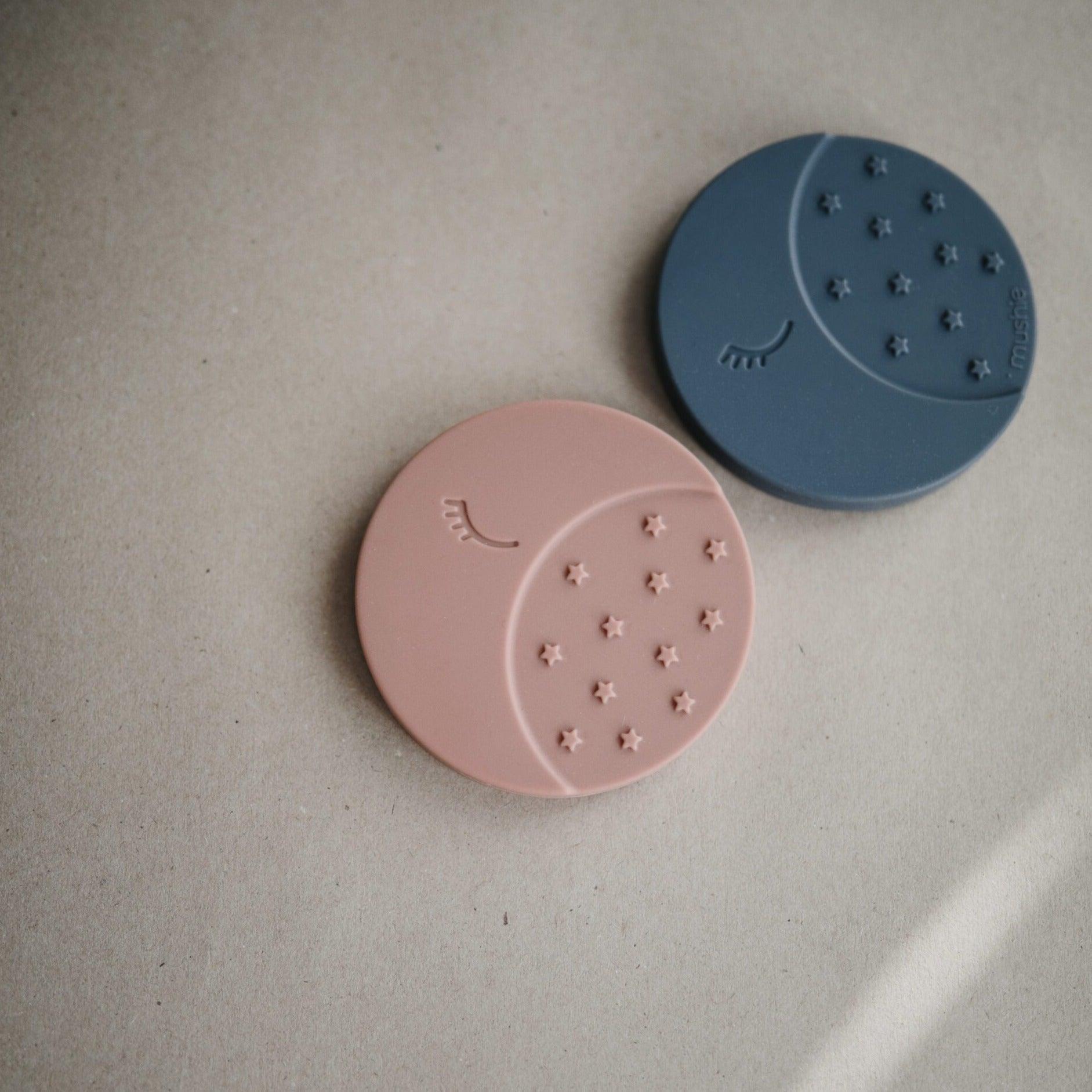 Mushie: Moon silicone teether