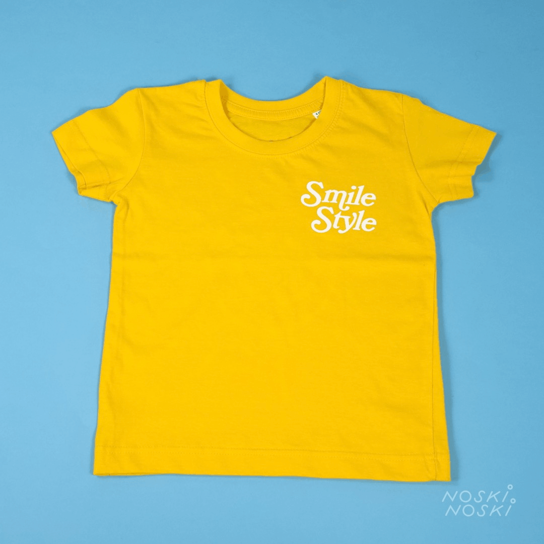 Noski Noski: otroška majica v slogu nasmeha