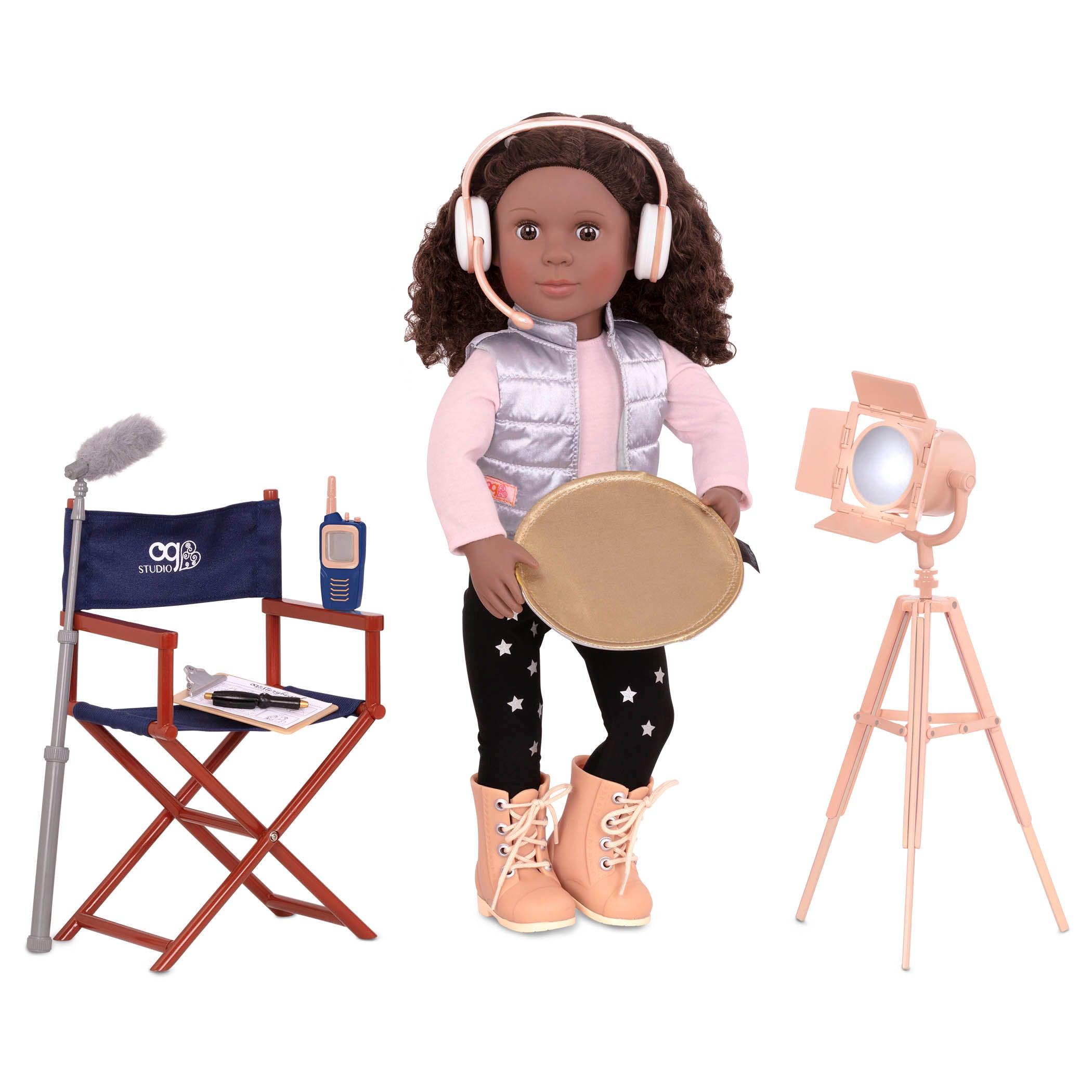 Our Generation: Set The Scene стол за кукли и режисьорски комплект
