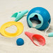 Quut: plaža postavljena ruksak s igračkama na plaži