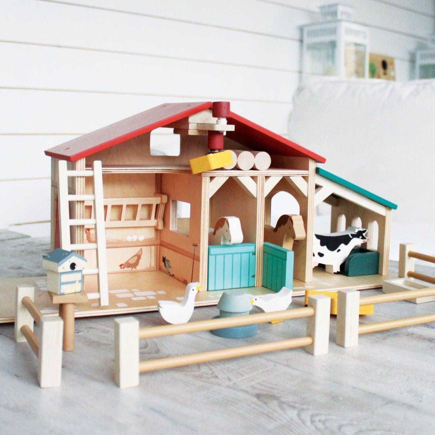 Tender Leaf Toys: wooden farm with animals Farm