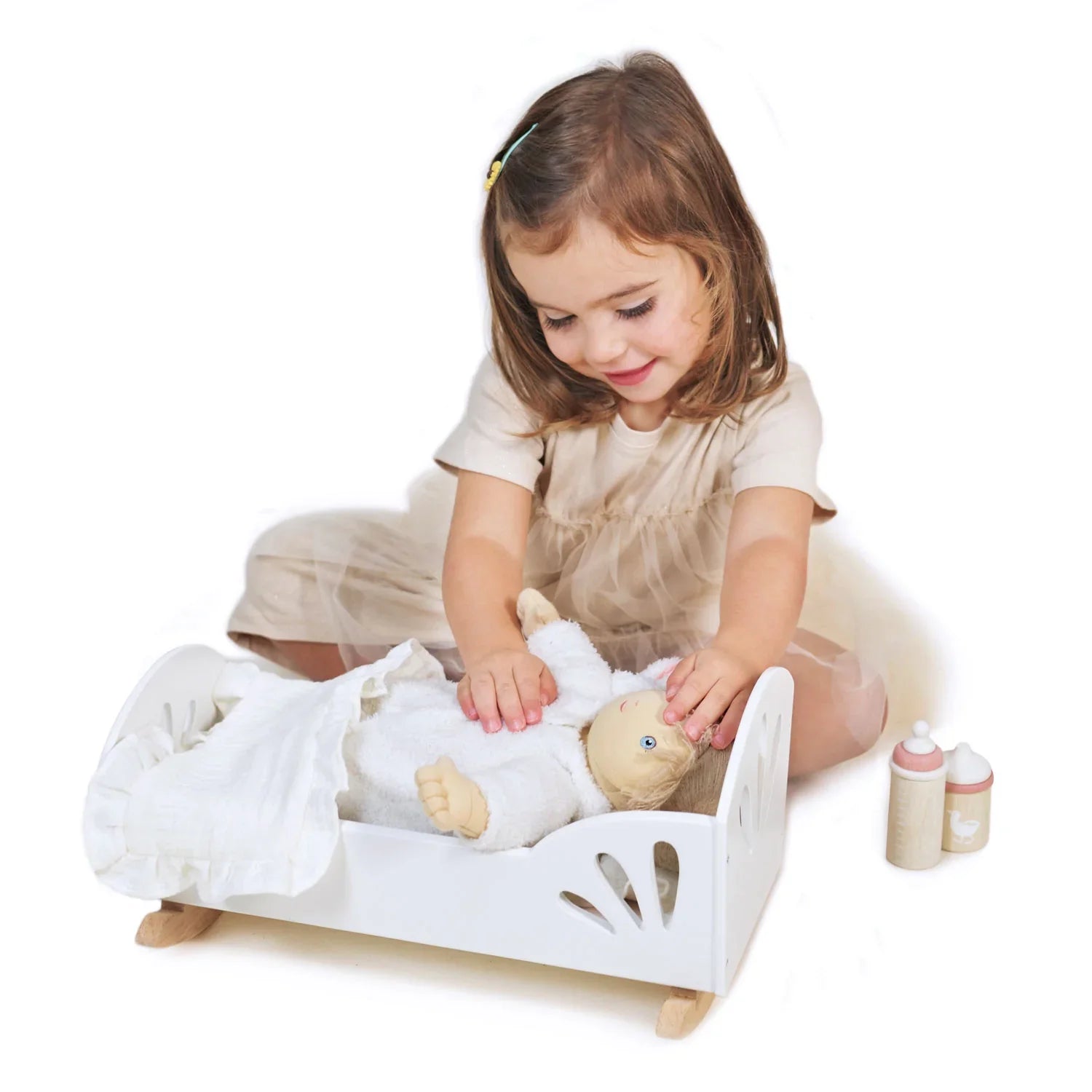 Nabídné listové hračky: Dřevěná kolébka s příslušenstvím pro sladké labutí panenky