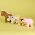 Tikiri: Играчка от естествен каучук със звънче Baby Farm животно