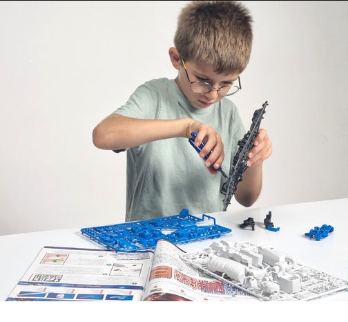 Hydrauliczna Ręka Cyborga - Zestaw Konstrukcyjny dla Dzieci +8 lat